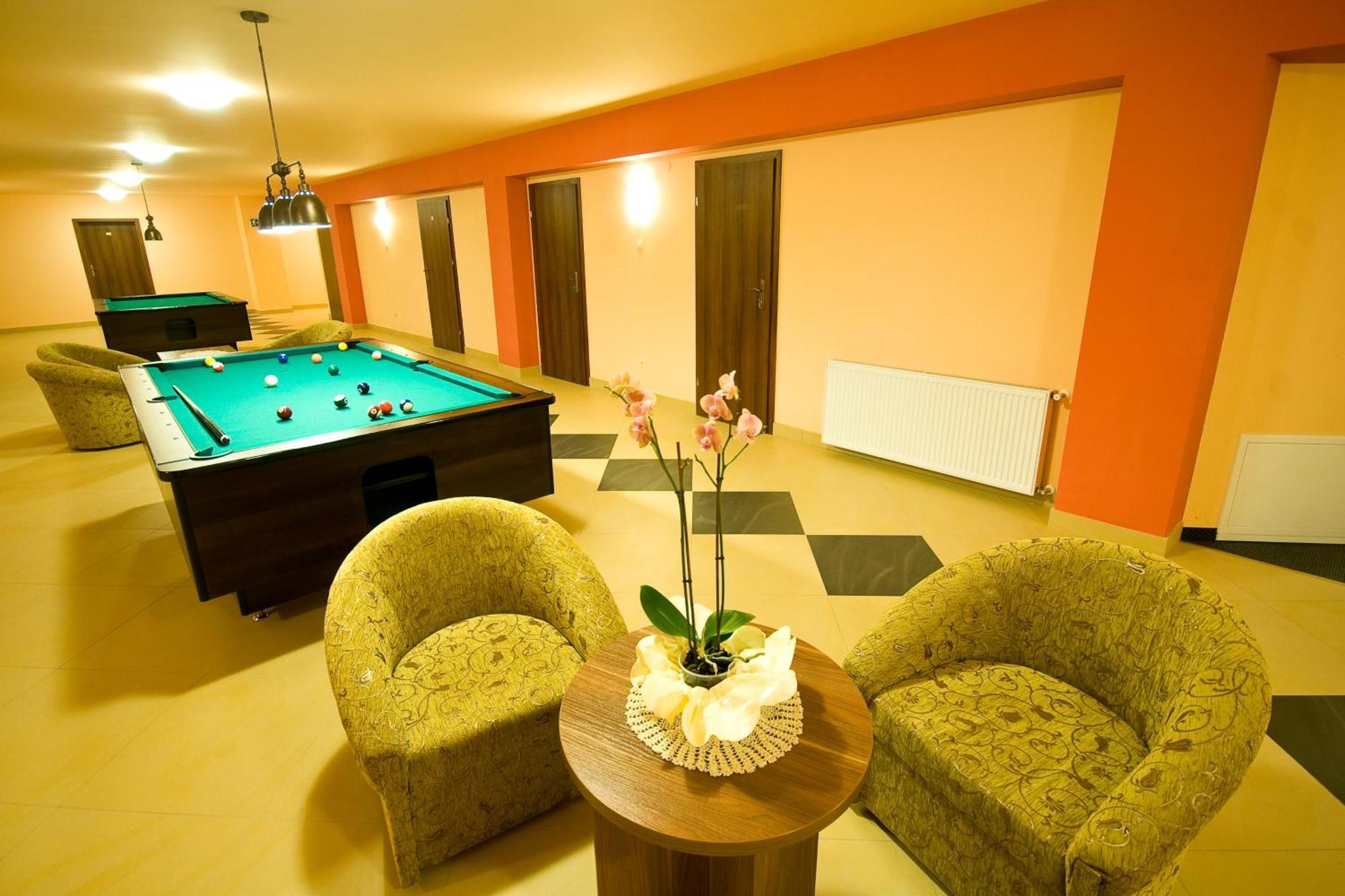 Hotel Gosciniec Horyzont Zemborzyce Tereszynskie Экстерьер фото