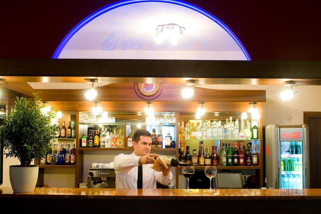 Hotel Gosciniec Horyzont Zemborzyce Tereszynskie Экстерьер фото